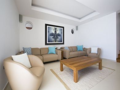 St. Barts Home 936405