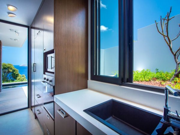 Luxurious One Bedroom Vacation Villa in St. Barts With Pool