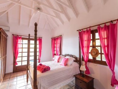St. Barts Home 936437