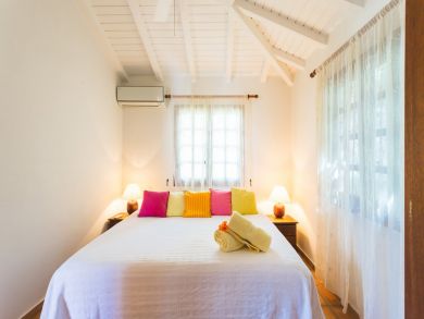 St. Barts Home 936437