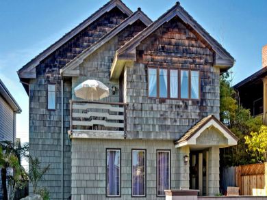Santa Cruz Walk to Beach Three Plus Bedroom Rental Home