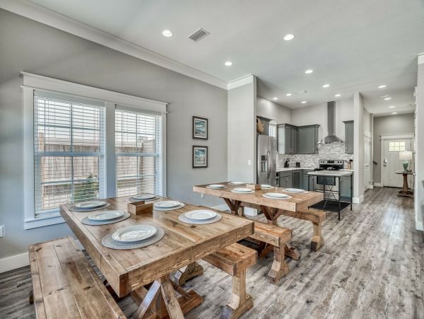 Miramar Beach Luxury Vacation Rental - 7-Bedroom Villa with Private Pool & Golf Cart