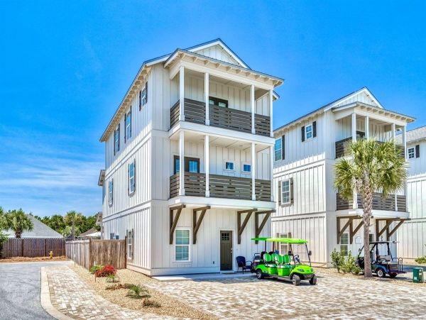 Miramar Beach Luxury Vacation Rental - 7-Bedroom Villa with Private Pool & Golf Cart