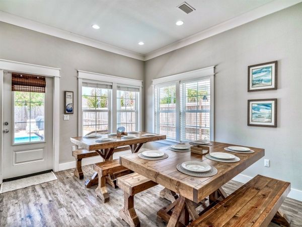 Miramar Beach Luxury Vacation Rental - 7-Bedroom Villa with Private Pool & Golf Cart