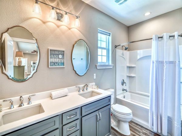 Miramar Beach Luxury Vacation Rental - 7-Bedroom Villa with Private Pool & Golf Cart