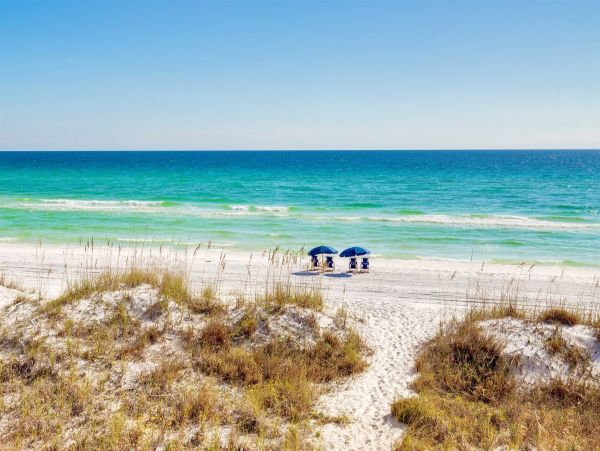 Miramar Beach Luxury Vacation Rental - 7-Bedroom Villa with Private Pool & Golf Cart