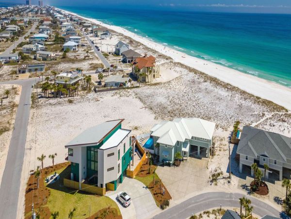 6-Bedroom Gulf Breeze Vacation Rental with Pool & Views