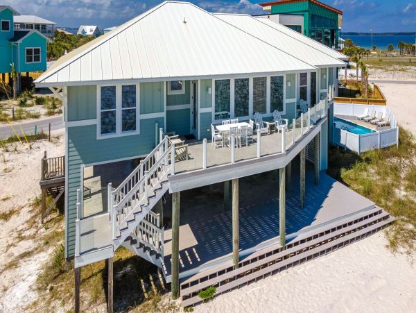 6-Bedroom Gulf Breeze Vacation Rental with Pool & Views
