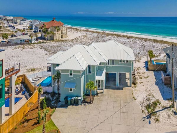 6-Bedroom Gulf Breeze Vacation Rental with Pool & Views