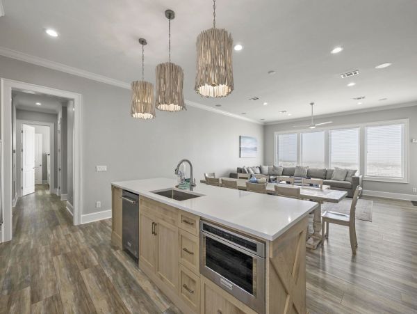 6-Bedroom Gulf Breeze Vacation Rental with Pool & Views