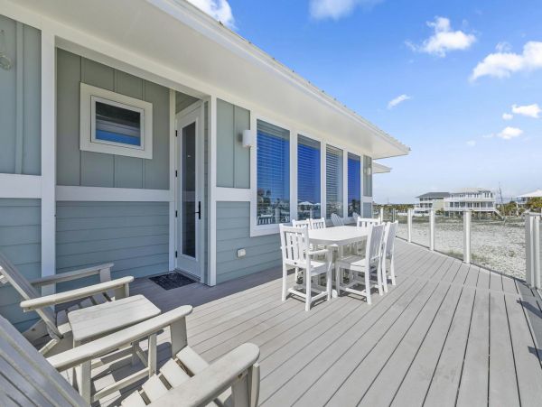 6-Bedroom Gulf Breeze Vacation Rental with Pool & Views
