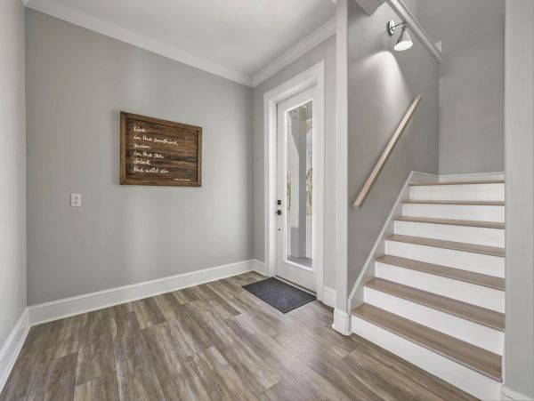 6-Bedroom Gulf Breeze Vacation Rental with Pool & Views