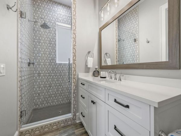 6-Bedroom Gulf Breeze Vacation Rental with Pool & Views