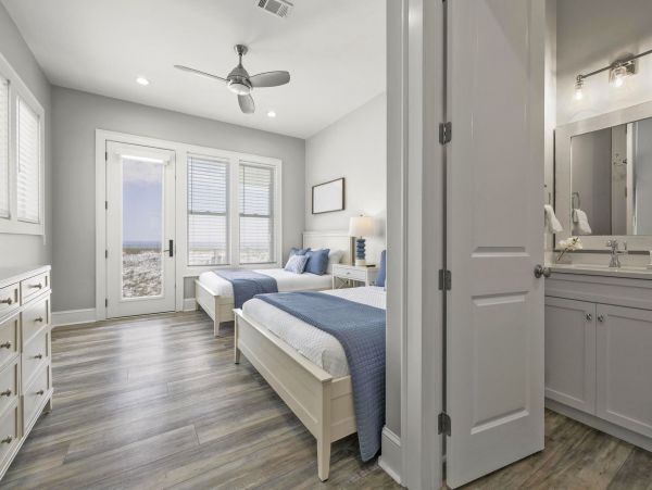6-Bedroom Gulf Breeze Vacation Rental with Pool & Views