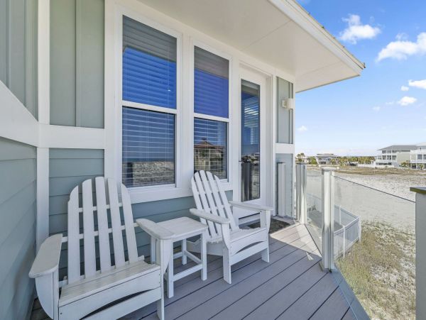 6-Bedroom Gulf Breeze Vacation Rental with Pool & Views