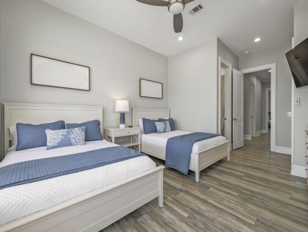 6-Bedroom Gulf Breeze Vacation Rental with Pool & Views