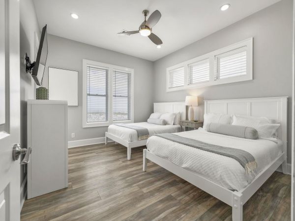 6-Bedroom Gulf Breeze Vacation Rental with Pool & Views