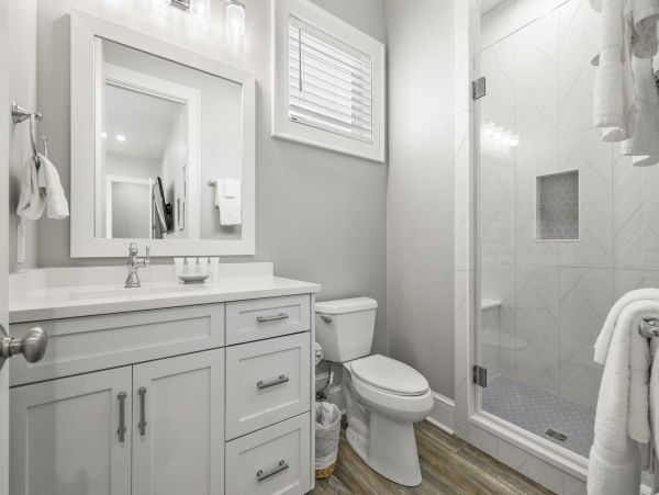 6-Bedroom Gulf Breeze Vacation Rental with Pool & Views