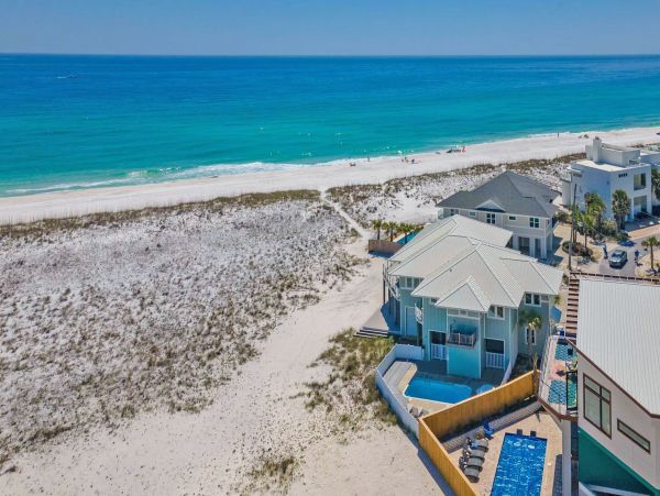 6-Bedroom Gulf Breeze Vacation Rental with Pool & Views
