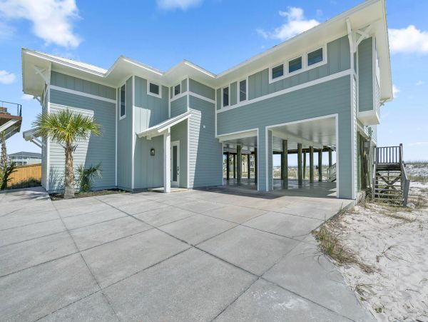6-Bedroom Gulf Breeze Vacation Rental with Pool & Views