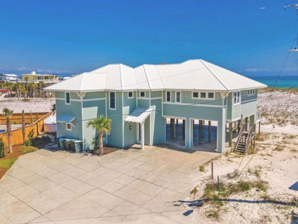 6-Bedroom Gulf Breeze Vacation Rental with Pool & Views