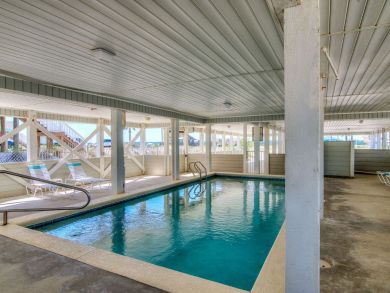 Charming Vacation Rental on Gulf Shores. Call Today