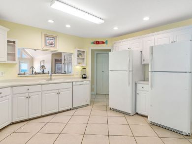 Charming Vacation Rental on Gulf Shores. Call Today