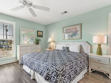 Charming Vacation Rental on Gulf Shores. Call Today