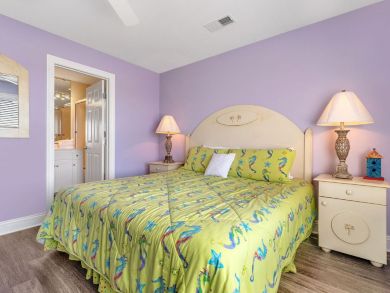 Charming Vacation Rental on Gulf Shores. Call Today