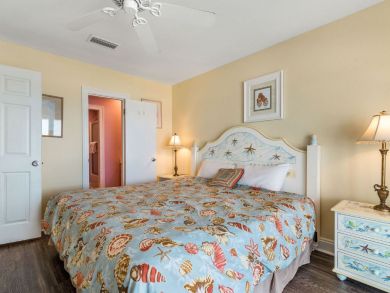 Charming Vacation Rental on Gulf Shores. Call Today
