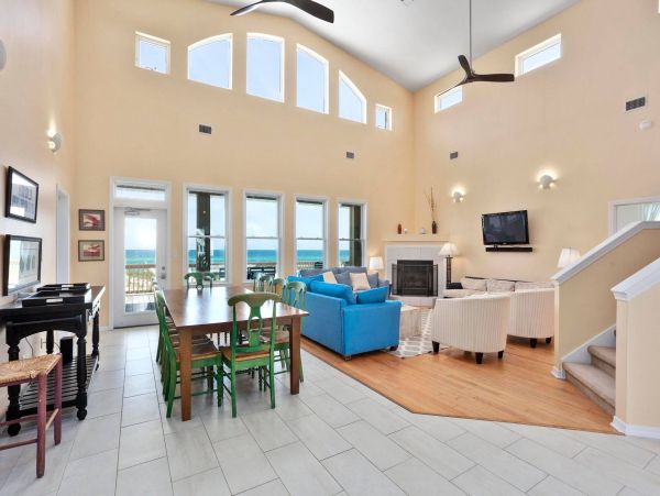Oceanfront Villa For 14 Guests