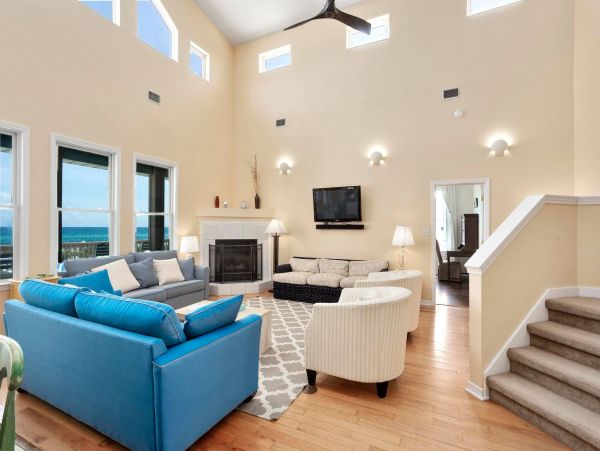 Oceanfront Villa For 14 Guests