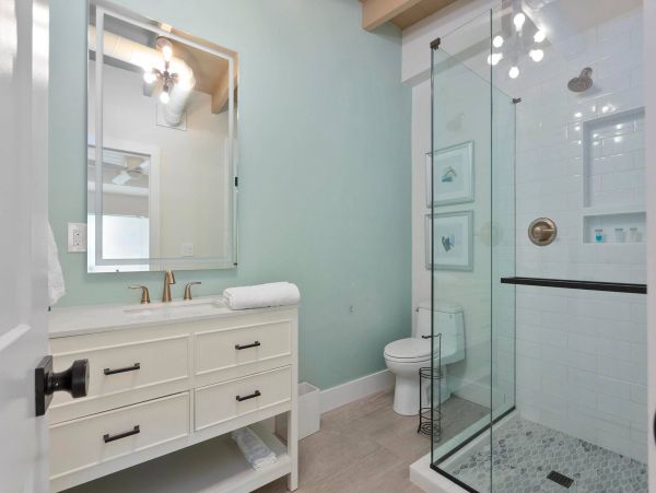 Pensacola Beach Four Bedroom Vacation Cottage