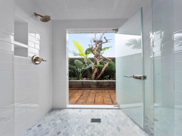 Pensacola Beach Four Bedroom Vacation Cottage
