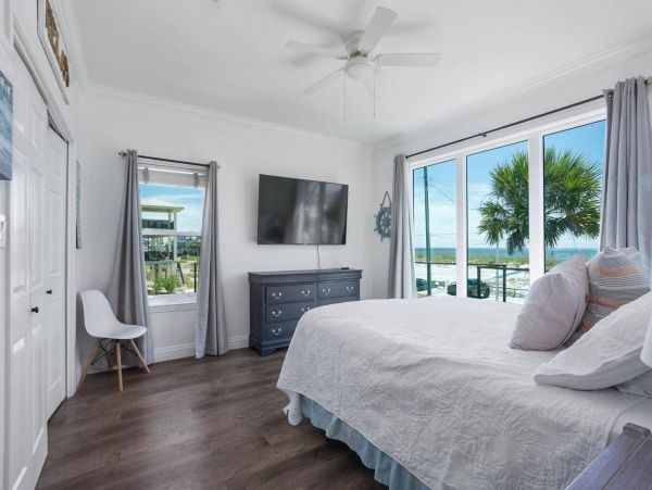 Gorgeous Pensacola Beach 7 Bedroom Home Steps to Beach