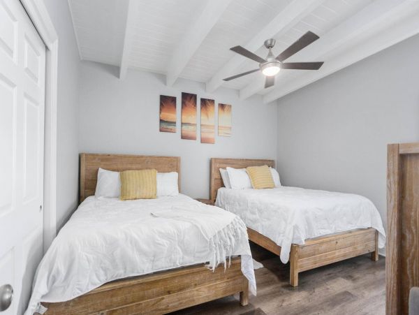 Gorgeous Pensacola Beach 7 Bedroom Home Steps to Beach