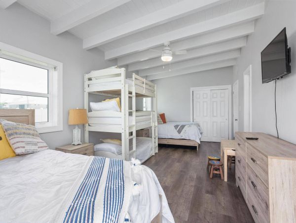 Gorgeous Pensacola Beach 7 Bedroom Home Steps to Beach