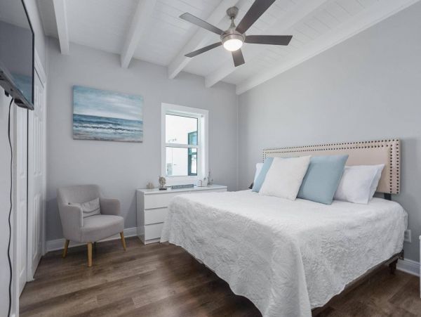 Gorgeous Pensacola Beach 7 Bedroom Home Steps to Beach