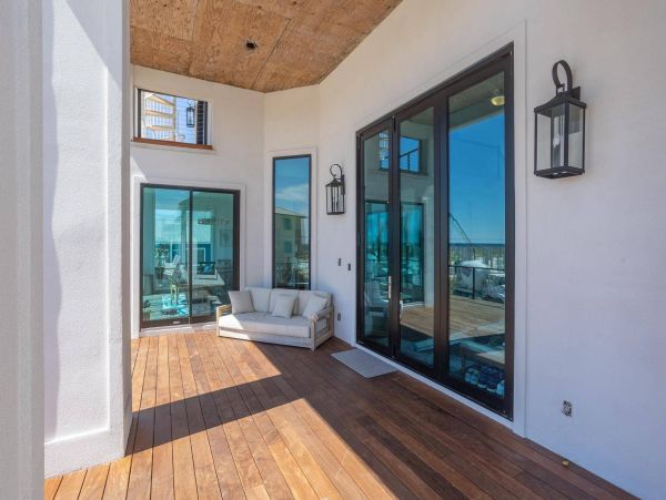 Gorgeous Pensacola Beach 7 Bedroom Home Steps to Beach