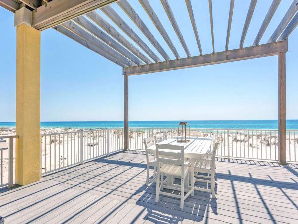 Classic Beach House with Spacious Outdoor Areas