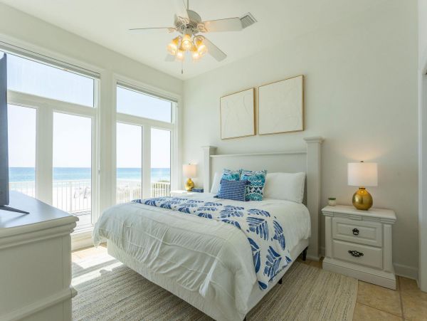 Classic Beach House with Spacious Outdoor Areas