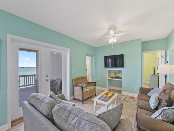 Spacious Home with Pool, Kayaks, and Stunning Views of Santa Rosa Sound