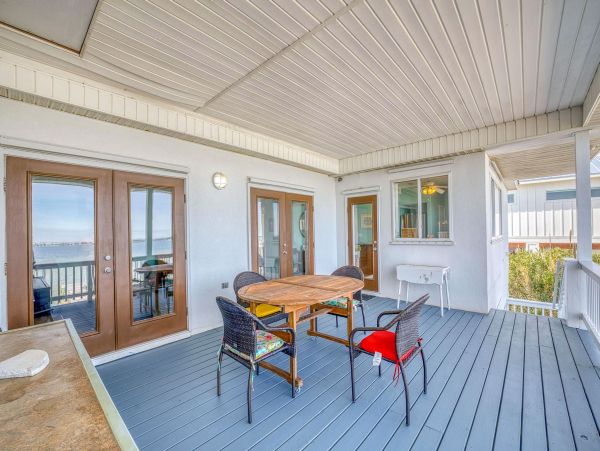 Spacious Home with Pool, Kayaks, and Stunning Views of Santa Rosa Sound