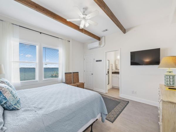 Spacious Home with Pool, Kayaks, and Stunning Views of Santa Rosa Sound