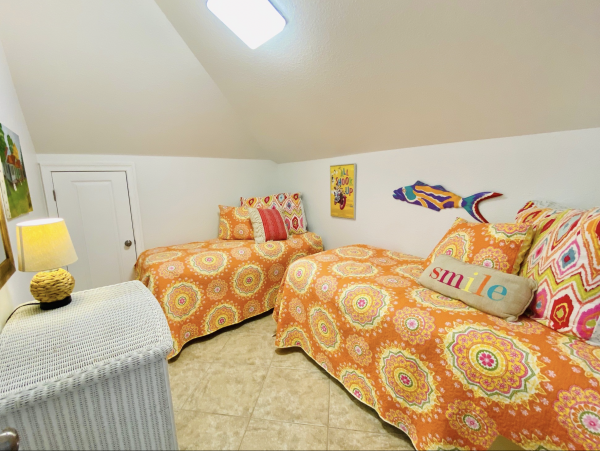 The Largest Beach House in The Area Book Early!