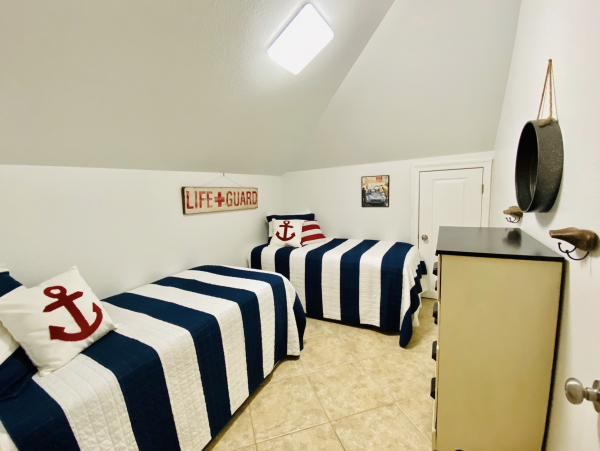 The Largest Beach House in The Area Book Early!