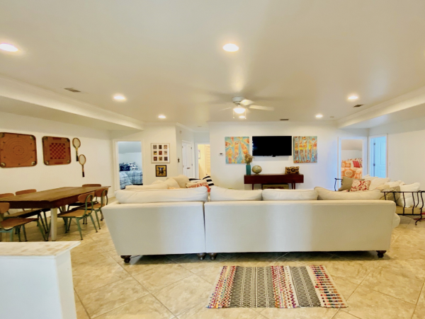 The Largest Beach House in The Area Book Early!