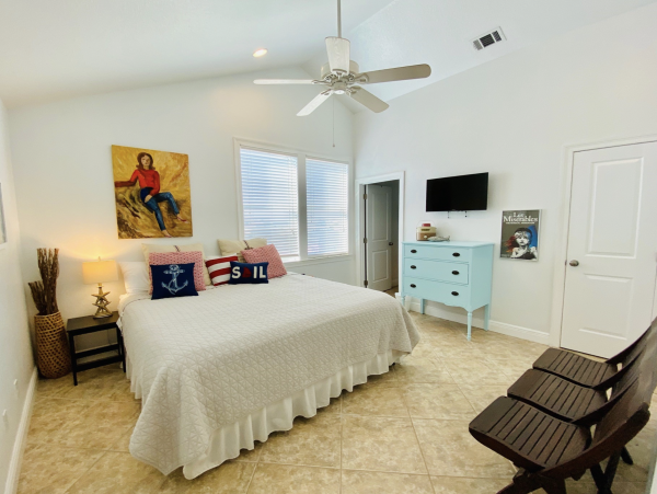 The Largest Beach House in The Area Book Early!