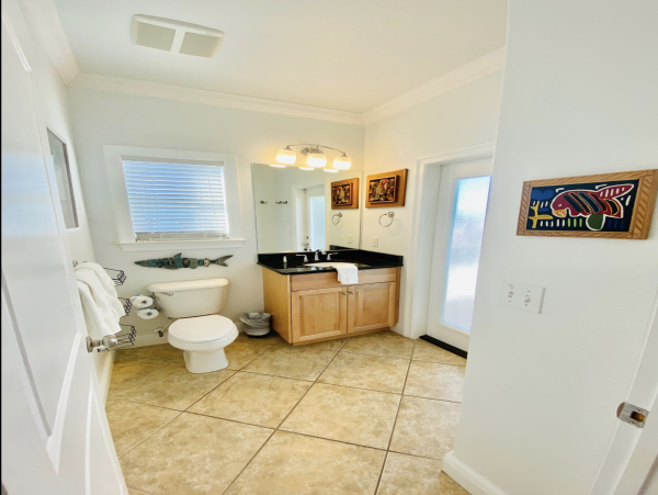 The Largest Beach House in The Area Book Early!