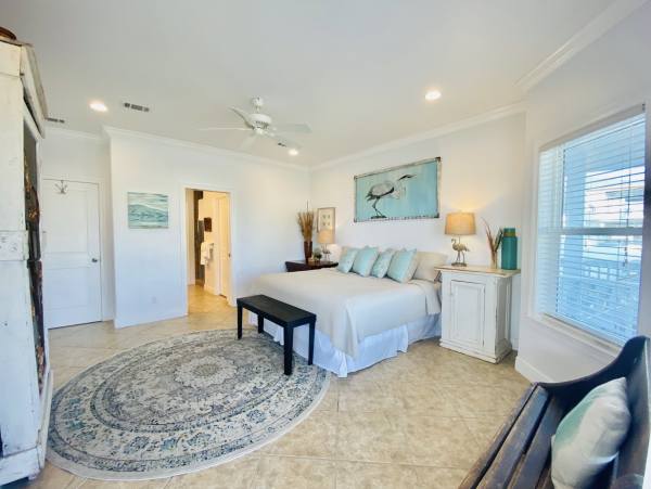 The Largest Beach House in The Area Book Early!